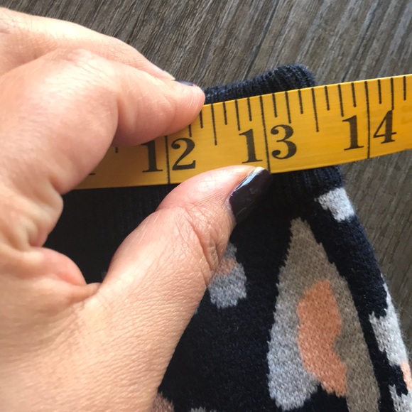 CLUB MONACO | Sue sweater Skirt - Picture 6 of 7